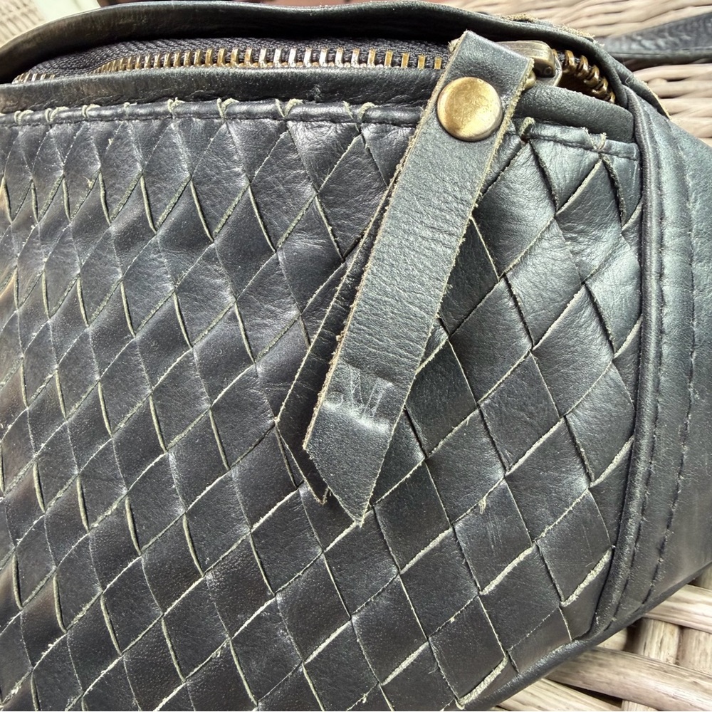 MANDRN Woven Atlas Crossbody! 💃 🔥 - Picture 3 of 14